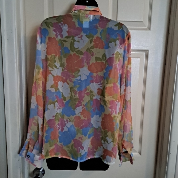 Jordan floral button up blouse  A-10 5/$25 - Picture 3 of 4